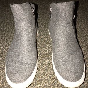 Kenneth Cole sneaker